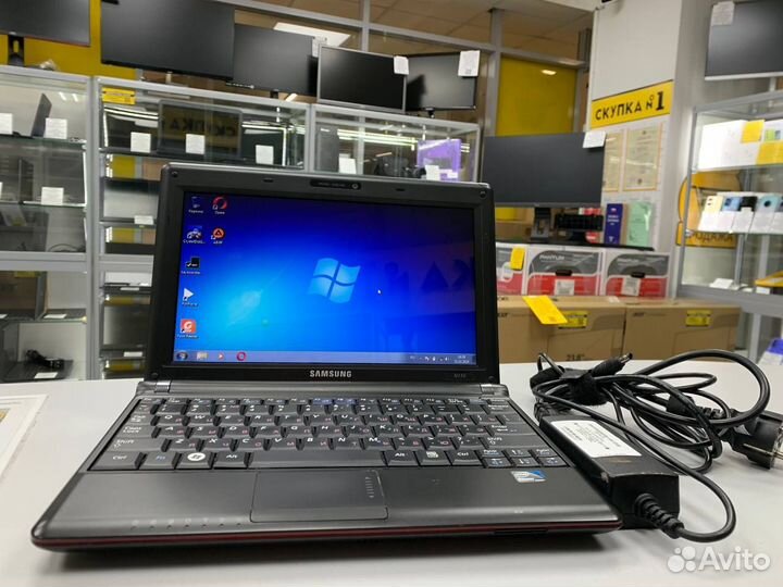 Нетбук Samsung NP-N110-KA03RU