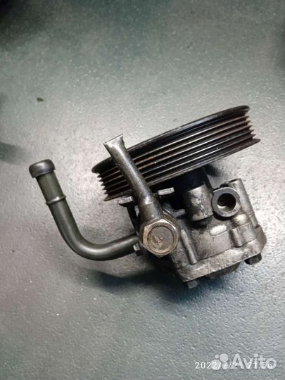Насос гура на KIA carnival k5
