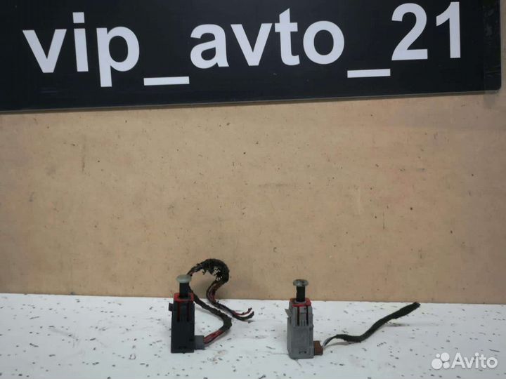 Опель Зафира концевик (лягушка )стоп сигнал