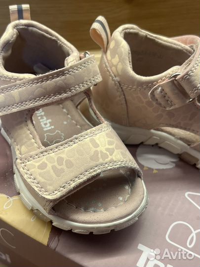 Сандалии для девочки 20 размер