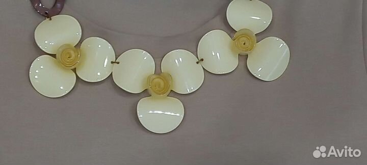 Колье цветочное
