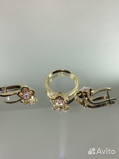 Золотой комплект с бриллиантами