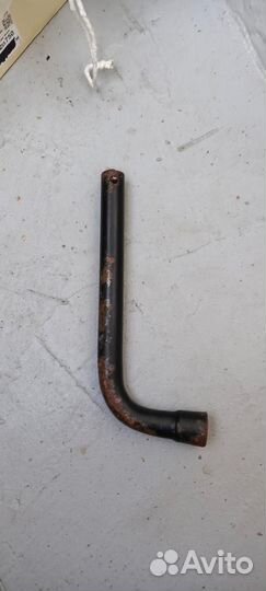 Ключ балонник для колеса на 17