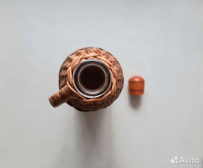 Бутылка в декоративной оплетке
