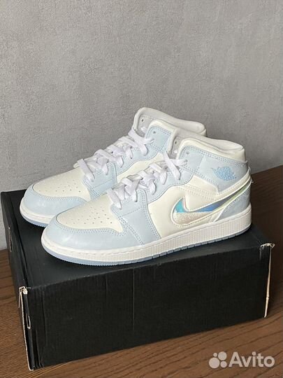 Кроссовки Nike Air Jordan 1 Mid FQ9117-400