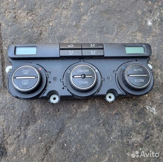 Блок управления печкой (климатом) Volkswagen