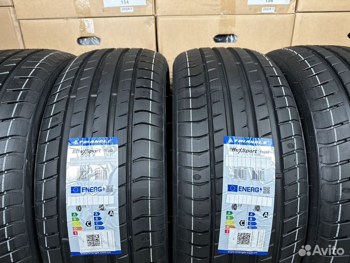 Triangle EffeXSport TH202 215/35 R19 85Y