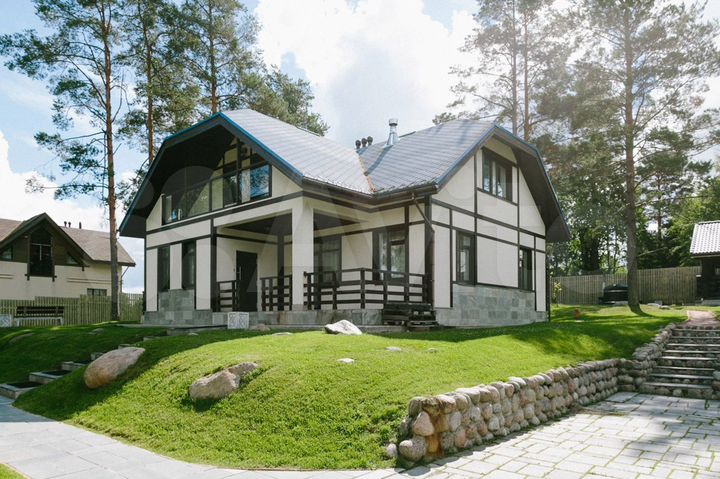 Дом 218,4 м² на участке 20 сот.