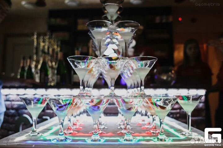 Пирамида Горка Шампанского из Бокалов