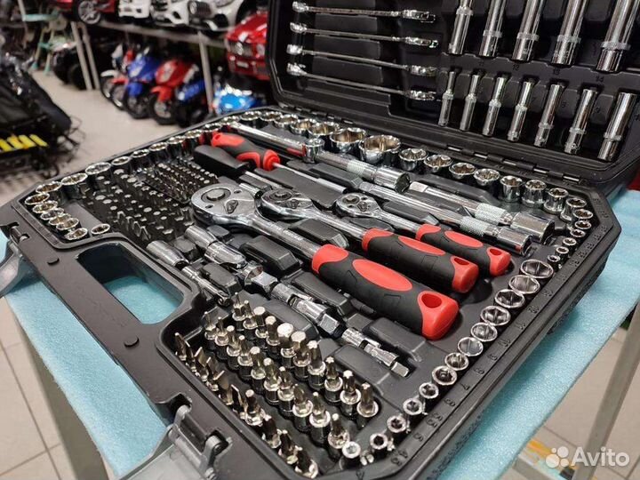 Набор инструментов 218 - 219 предметов