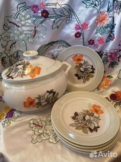 Столовый сервиз, супницы, блюдо