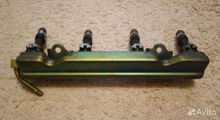 Рейка топ./Топ. рампа/форсунки Nissan Micra K12E