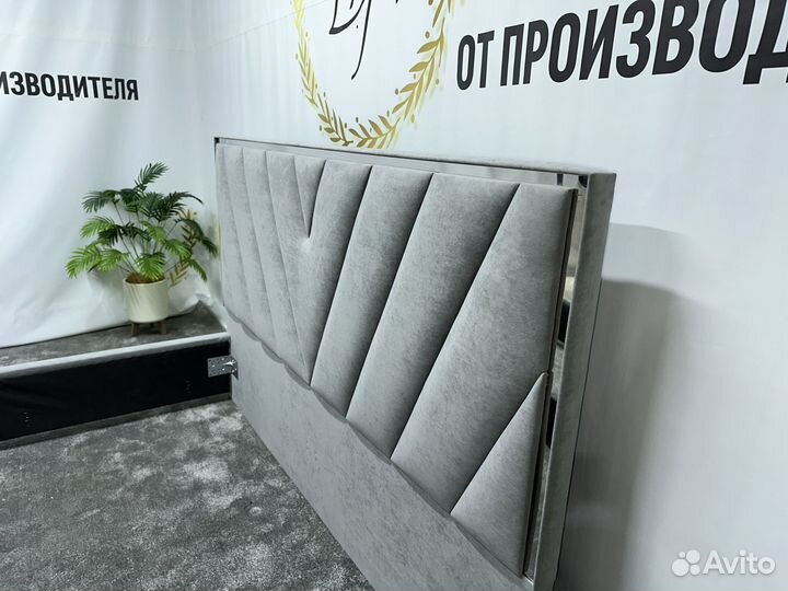 Кровать двуспальная с подъемным механизмом