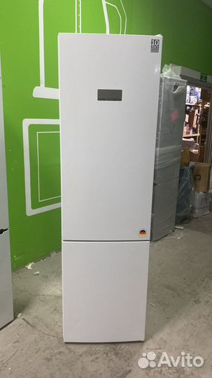 Холодильник Bosch KGN 39 VW 25 R