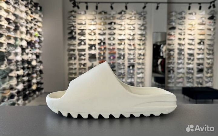 Шлепанцы Adidas yeezy slide в ТЦ Мега Молл