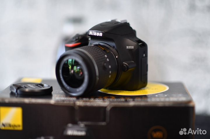 Зеркальный nikon d3500 kit
