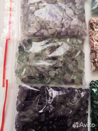 Каменная крошка с отверстием