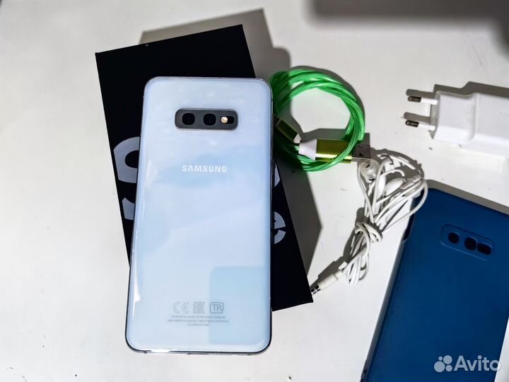 Samsung Galaxy S10e, 6/128 ГБ