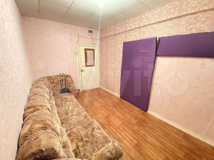 Комната 12 м² в 4-к., 2/2 эт.