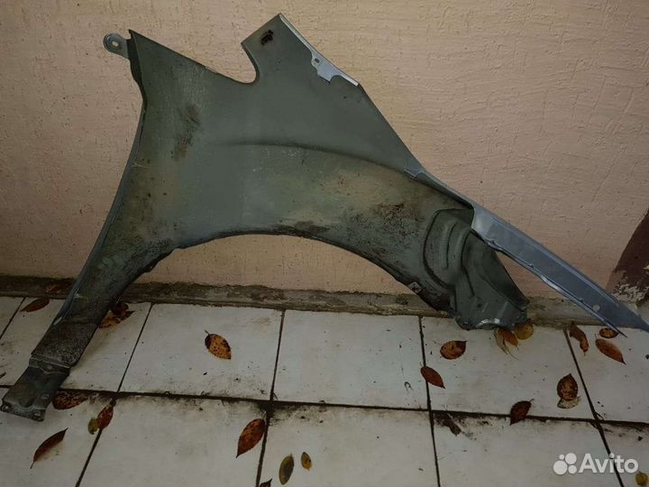 Левое переднее крыло на mazda cx-7