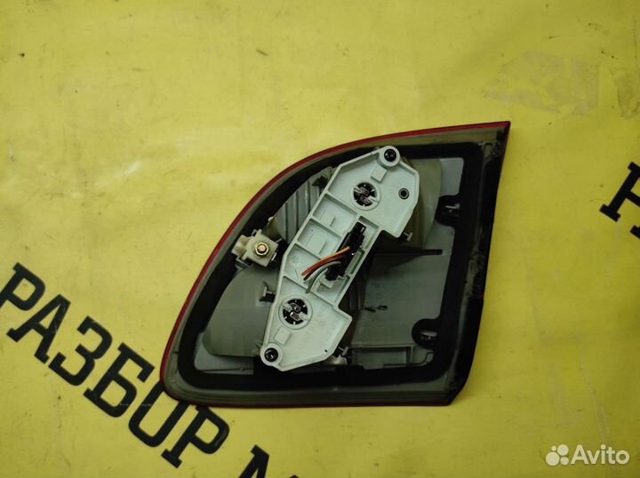 Фонарь задний левый внутренний Mercedes-Benz W211