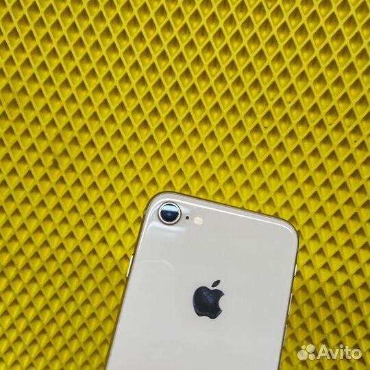 iPhone 8, 64 ГБ