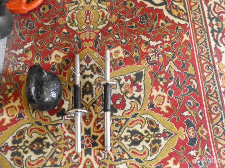 Продам гирю 16 кг,грифы гантельные 25мм,блины 31мм