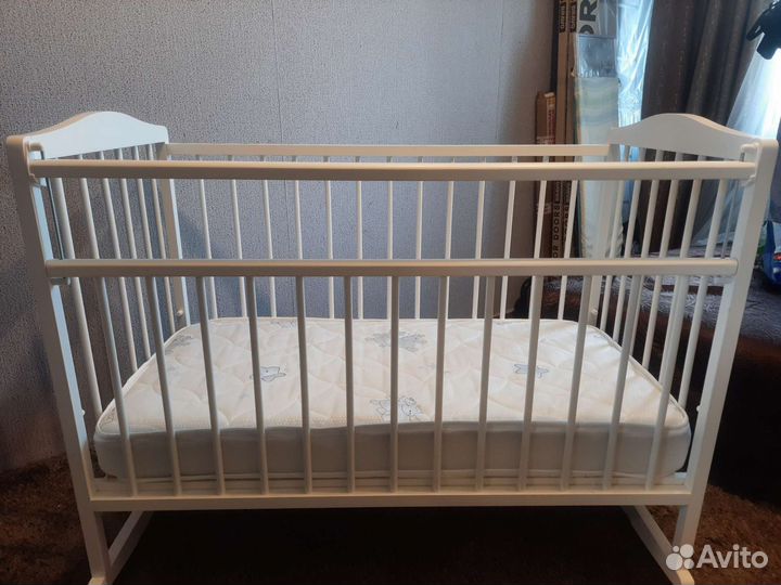 Детская кровать с матрасом