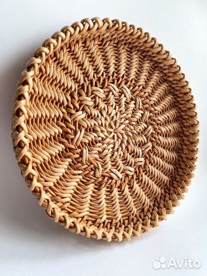Плетеный поднос