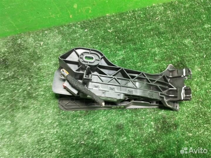 Педаль газа электронная volkswagen Golf Plus 2008