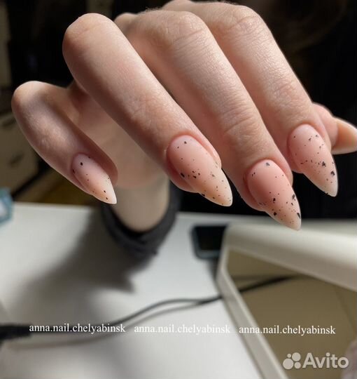 Маникюр и педикюр