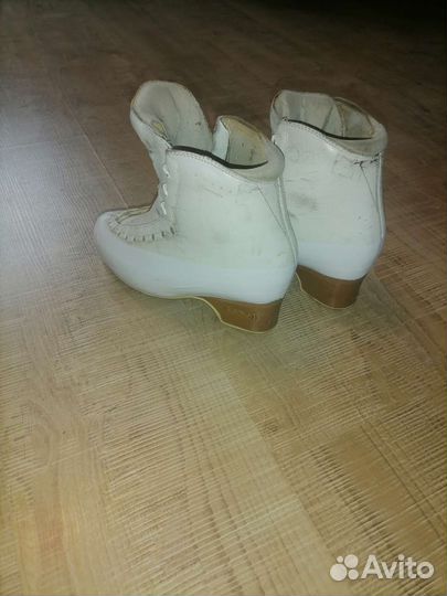 Ботинки для фигурного катания