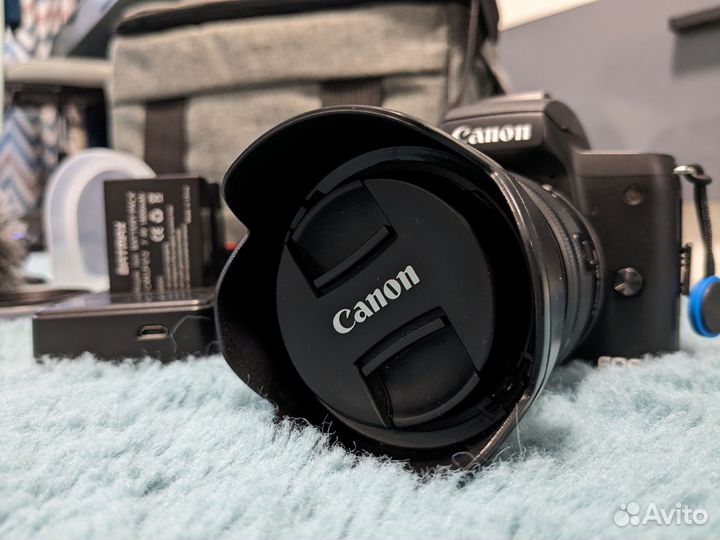 Фотоаппарат Canon m50