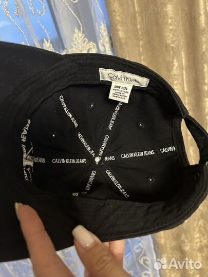 Продам бейсболку Calvin Klein унисекс
