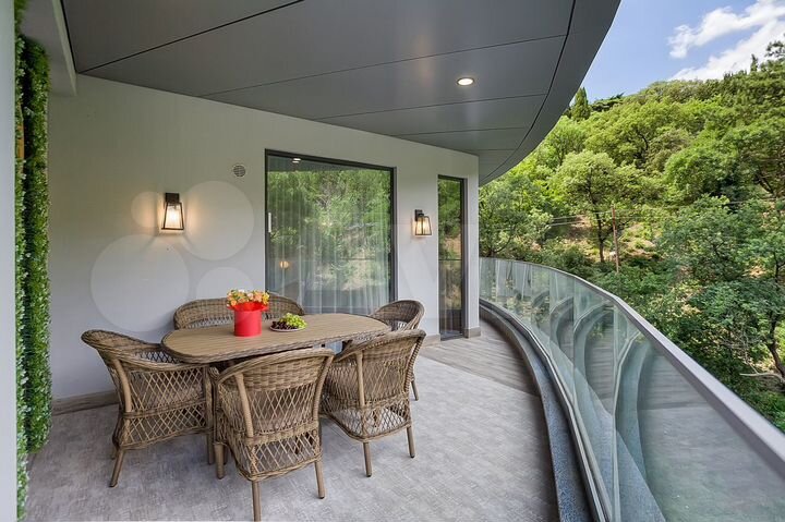 2-к. квартира, 77 м², 6/20 эт.