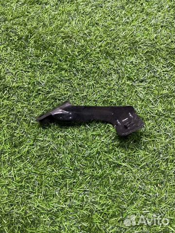 Кронштейн крепление передний правый Audi A4 B8 2.0