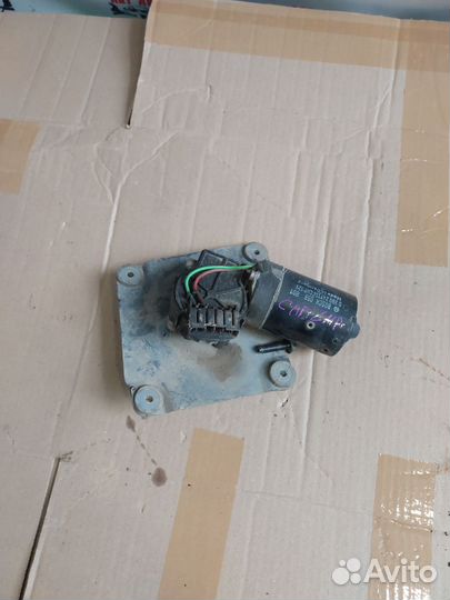 Моторчик дворников Mitsubishi carisma лифтбэк