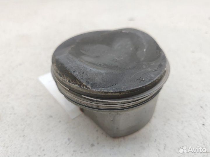 Поршень правый Audi A6 C5 AUK