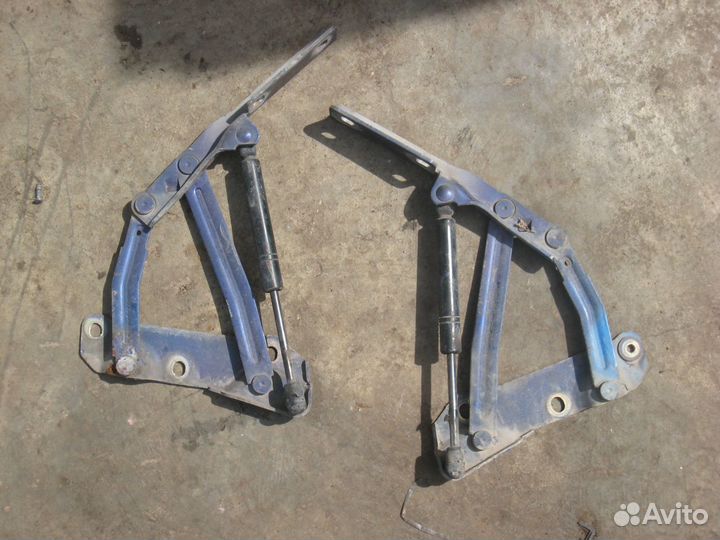 Петли капота на Opel Vectra B