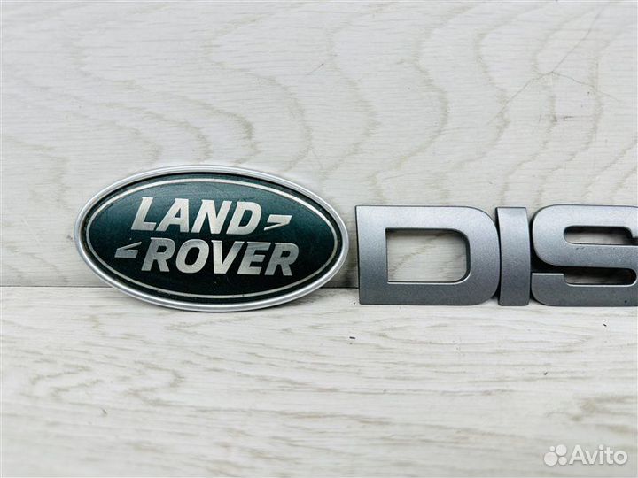 Эмблема задняя Land Rover Discovery Sport