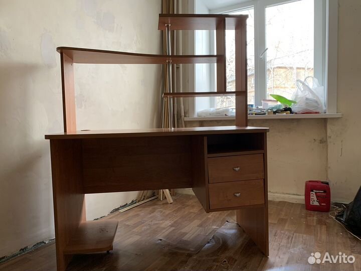 Письменный стол