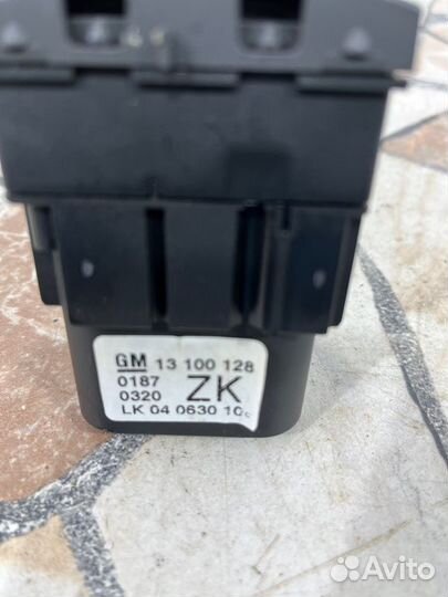 Блок управления (включения) светом Opel Astra