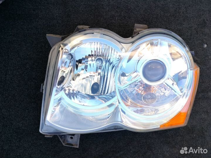 Фара Jeep Grand Cherokee WK рестайлинг