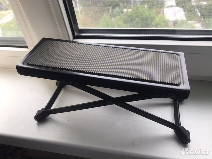 Подставка под ноги для игры на гитаре