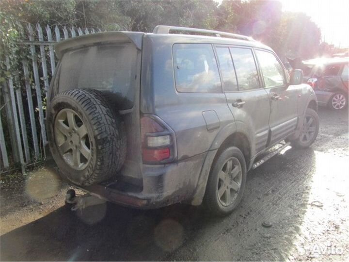 Разбор на запчасти Mitsubishi Pajero / Montero