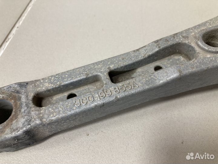 Подушка / опора двигателя задняя VW Passat B6