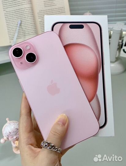 Iphone 15 розовый 128 гб. Централ си с розовым чехлом.