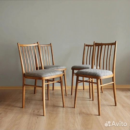 Винтажные стулья после реставрации