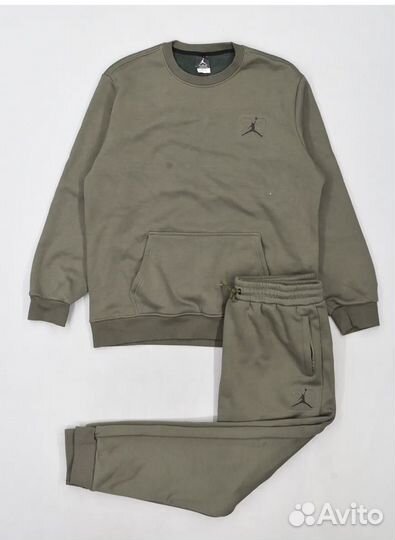 Спортивный брендовый костюм