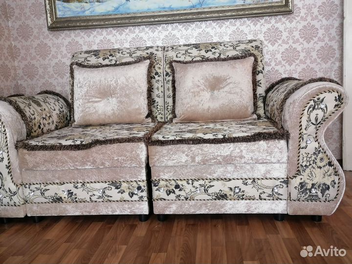 Набор мягкой мебели